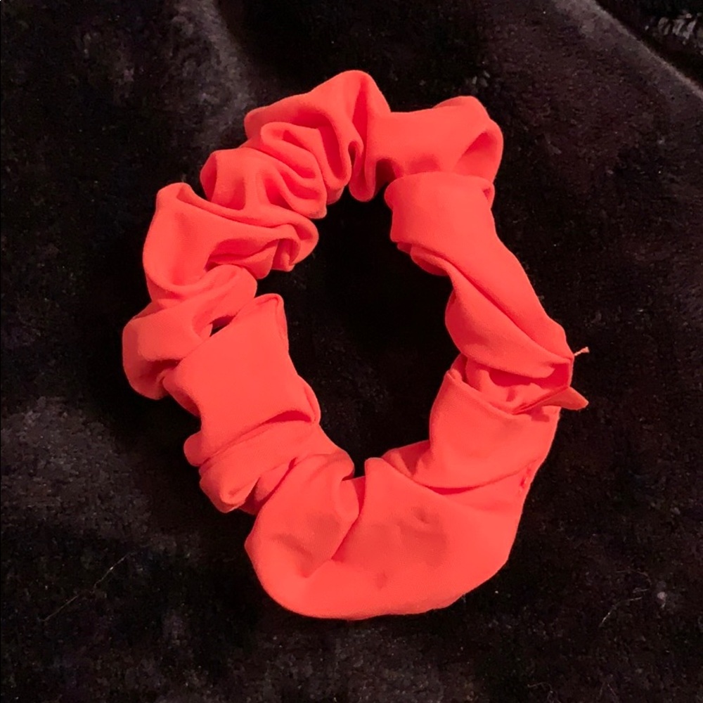 lululemon scrunchie